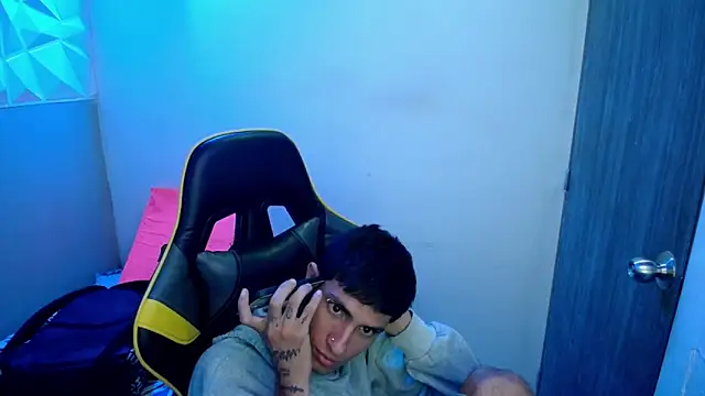 Akyra latinn online show from February 25, 2026, 12:26 pm