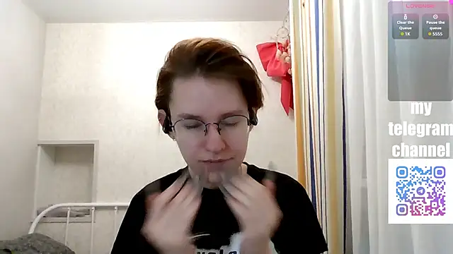 Snapshot of PetralPrime chatting on February 4, 2026, 5:19 pm PetralPrime online show from February 4, 2026, 5:19 pm