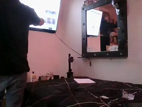 MRdxxx444 online show from April 15, 2026, 5:42 pm