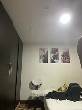 JuliaaVega online show from March 5, 2026, 11:28 am