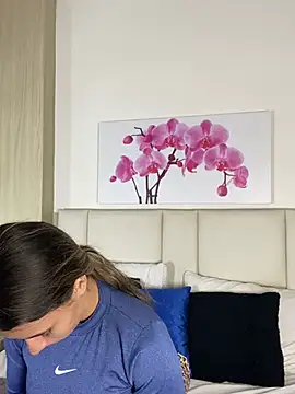 JuliaColemann online show from July 8, 2026, 11:58 am