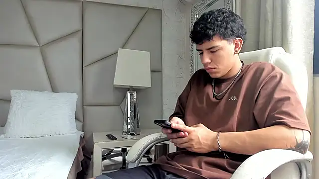 Tobias Vega online show from March 18, 2026, 6:11 pm