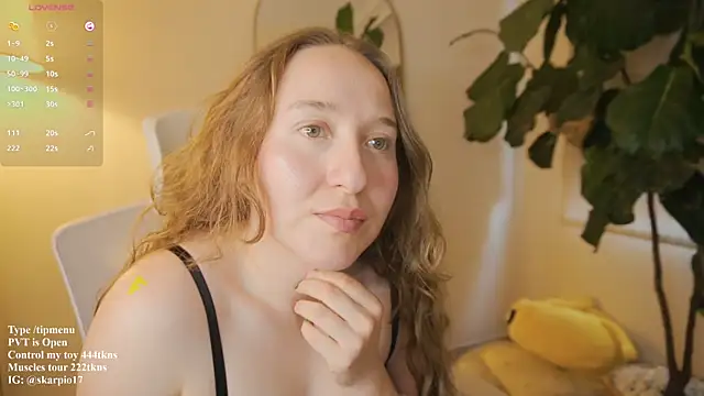 Snapshot of Scarlett_NoirMuse chatting on May 18, 2026, 8:58 pm Scarlett NoirMuse online show from May 18, 2026, 8:58 pm