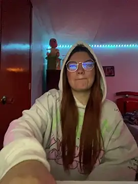 Snapshot of Vixroy7 chatting on February 4, 2026, 10:15 pm Vixroy7 online show from February 4, 2026, 10:15 pm