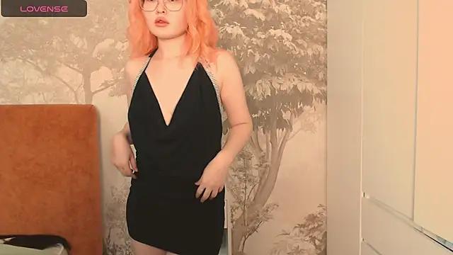 Snapshot of Hiaru_Cutie chatting on September 9, 2025, 5:29 am Hiaru Cutie online show from September 9, 2025, 5:29 am