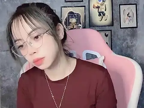 Suki 99 online show from February 27, 2026, 4:51 pm