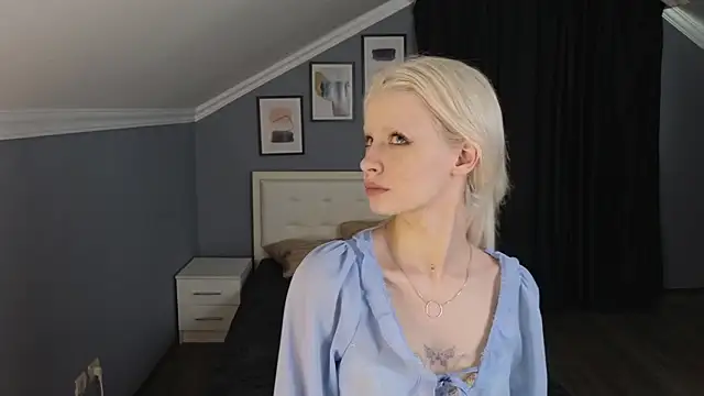 Snapshot of Naomi_Demio chatting on February 13, 2026, 8:21 am Naomi Demio online show from February 13, 2026, 8:21 am