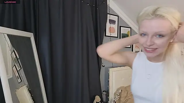 Naomi Demio online show from April 4, 2026, 12:35 pm