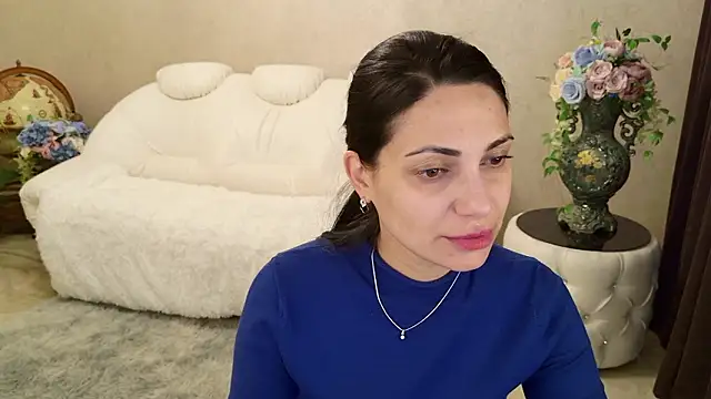 LovelyBeatrice online show from February 6, 2026, 5:56 am