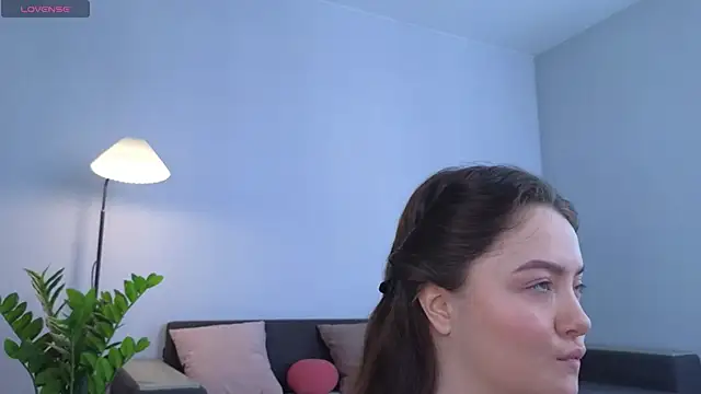 Snapshot of MillaKowal chatting on February 25, 2026, 6:23 am MillaKowal online show from February 25, 2026, 6:23 am