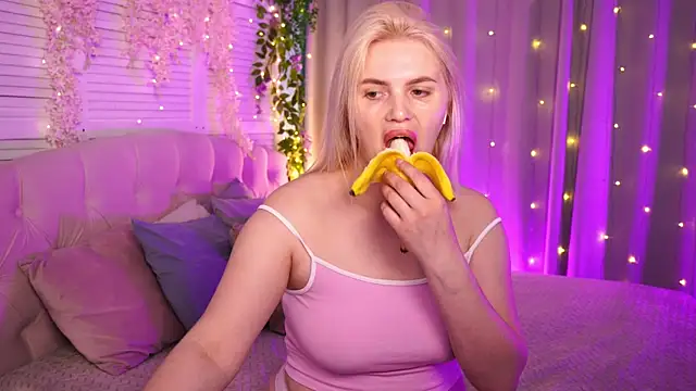 AmeliaWeells online show from May 15, 2026, 3:57 am