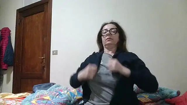 Miasexmilf online show from May 16, 2026, 12:07 am