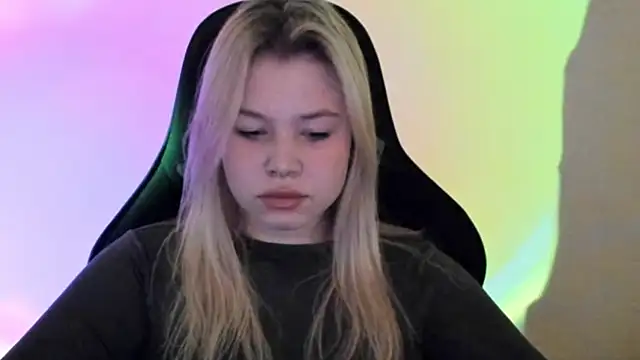 Snapshot of Lulu_Di chatting on February 22, 2026, 2:13 am Lulu Di online show from February 22, 2026, 2:13 am