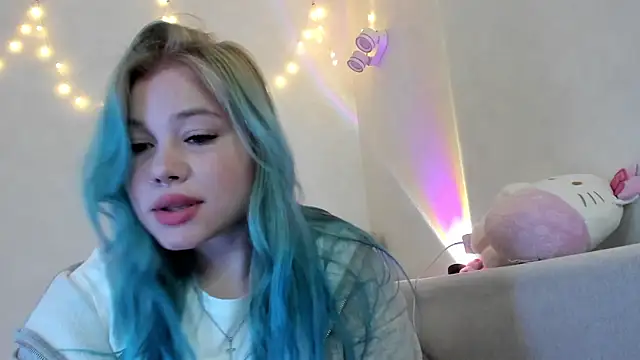 Snapshot of Lulu_Di chatting on May 13, 2026, 9:11 pm Lulu Di online show from May 13, 2026, 9:11 pm