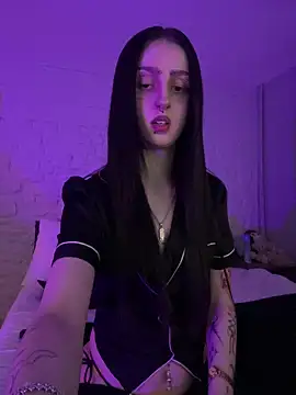 bellaxlauren online show from February 2, 2026, 11:36 pm