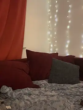 Snapshot of MrsRedFoxy chatting on February 9, 2026, 9:52 pm MrsRedFoxy online show from February 9, 2026, 9:52 pm