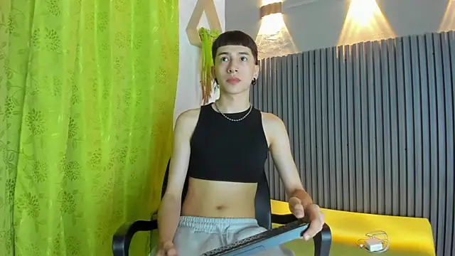 lian cameron online show from March 5, 2026, 3:57 am