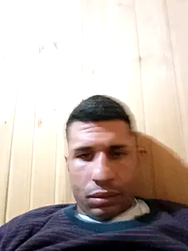 Snapshot of Tiagoow01 chatting on May 10, 2026, 5:12 am Tiagoow01 online show from May 10, 2026, 5:12 am