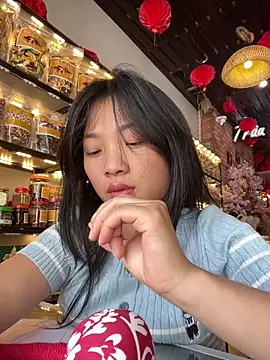 Lyn-be99 online show from March 29, 2026, 6:13 am