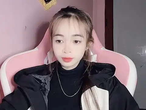 Emily031 online show from February 9, 2026, 4:11 pm