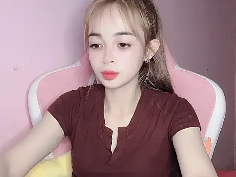 Emily031 online show from February 15, 2026, 5:31 pm