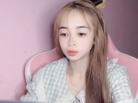 Emily031 online show from March 6, 2026, 6:04 pm