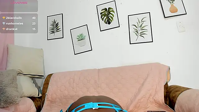 Snapshot of DomenicaW chatting on February 26, 2026, 3:05 am DomenicaW online show from February 26, 2026, 3:05 am