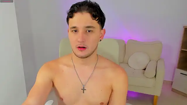 Snapshot of Massimo_Fiore chatting on February 4, 2026, 10:36 pm Massimo Fiore online show from February 4, 2026, 10:36 pm