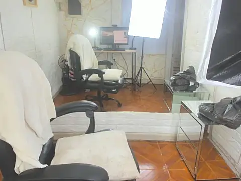 Snapshot of Shara_Oz chatting on February 7, 2026, 3:10 am Shara Oz online show from February 7, 2026, 3:10 am