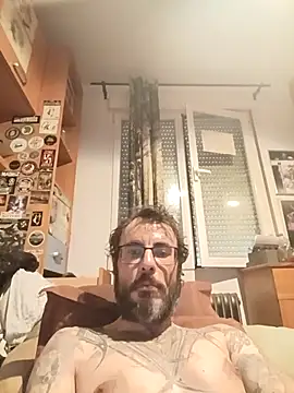 Snapshot of MrFumao chatting on May 1, 2026, 7:57 am MrFumao online show from May 1, 2026, 7:57 am