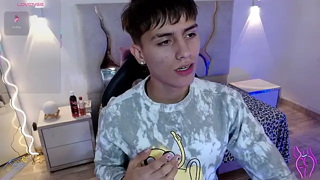 Snapshot of EVAN_TAY chatting on February 11, 2026, 3:11 am EVAN TAY online show from February 11, 2026, 3:11 am