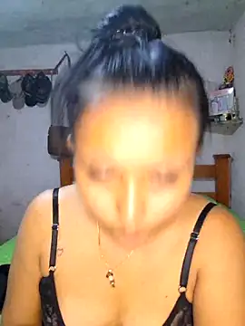 Daniela Cruz  online show from March 15, 2026, 5:19 pm