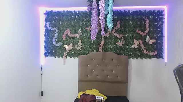 Snapshot of adara_cute_69 chatting on February 14, 2026, 4:04 pm adara cute 69 online show from February 14, 2026, 4:04 pm