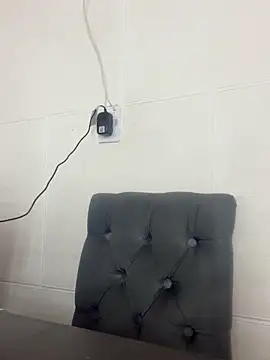 Snapshot of Jimena_luvv chatting on February 9, 2026, 5:22 am Jimena luvv online show from February 9, 2026, 5:22 am