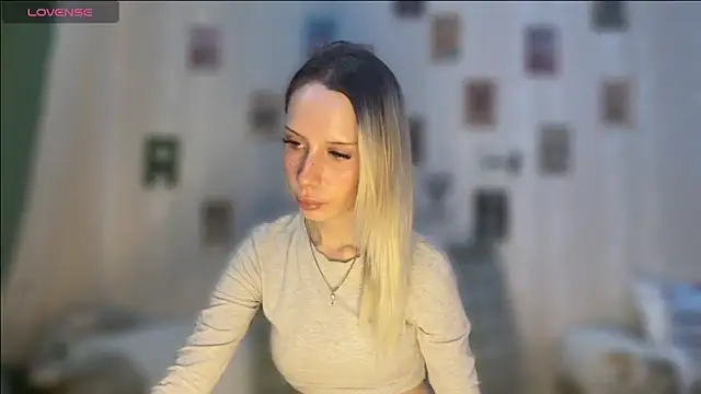 Snapshot of DellaCampbell chatting on February 11, 2026, 9:58 am DellaCampbell online show from February 11, 2026, 9:58 am