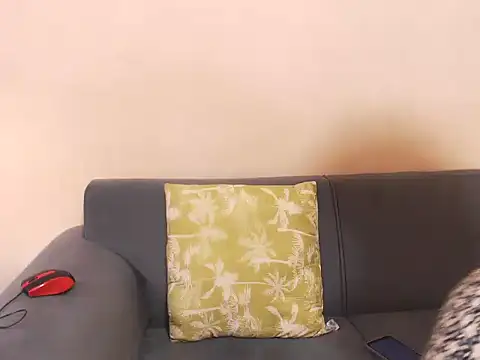 Thique Dollxx online show from February 8, 2026, 8:40 am