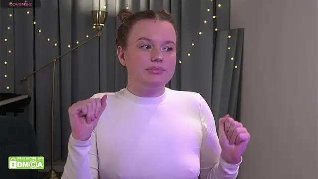 Agatha Gris online show from February 2, 2026, 11:03 pm