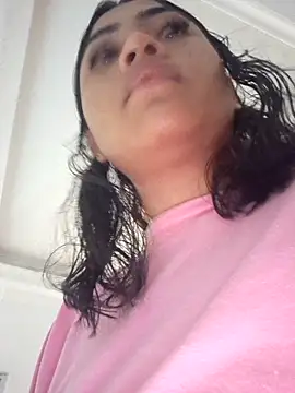 Snapshot of Layla_em chatting on February 13, 2026, 12:34 pm Layla em online show from February 13, 2026, 12:34 pm