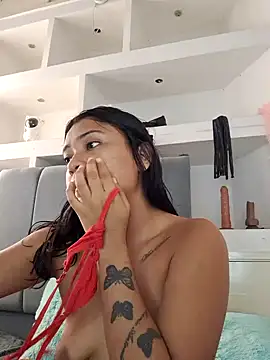 Snapshot of Layla_em chatting on February 22, 2026, 2:37 pm Layla em online show from February 22, 2026, 2:37 pm