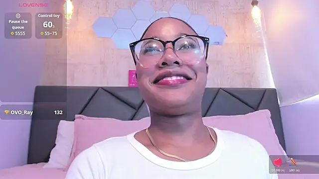 Snapshot of Naomy-lopez chatting on March 13, 2026, 7:42 pm Naomy-lopez online show from March 13, 2026, 7:42 pm