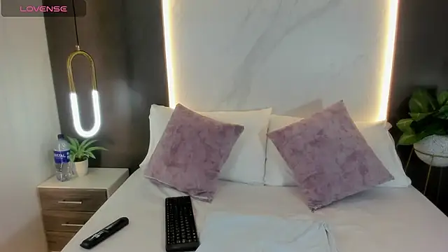 Snapshot of valeryn__rosse chatting on February 3, 2026, 3:26 am valeryn rosse online show from February 3, 2026, 3:26 am