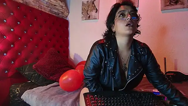 LillithSinclair nom online show from February 24, 2026, 4:21 am