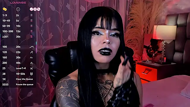 Snapshot of SweetDevil_7 chatting on June 21, 2026, 11:29 pm SweetDevil 7 online show from June 21, 2026, 11:29 pm