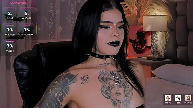 Snapshot of SweetDevil_7 chatting on July 1, 2026, 11:48 pm SweetDevil 7 online show from July 1, 2026, 11:48 pm