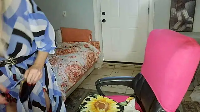 Snapshot of starandsky chatting on March 8, 2026, 6:34 pm starandsky online show from March 8, 2026, 6:34 pm