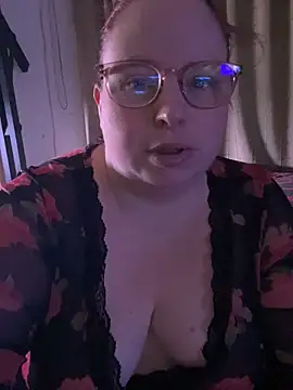 Sarahtjeuh  online show from April 15, 2026, 10:21 pm