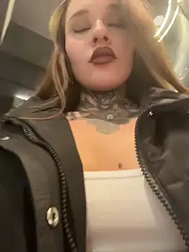 Snapshot of KishaMur chatting on February 10, 2026, 4:38 am KishaMur online show from February 10, 2026, 4:38 am