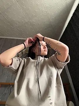 KishaMur online show from April 15, 2026, 5:47 am