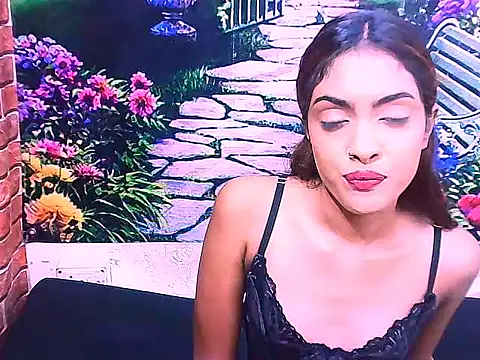 Snapshot of IndianPretty14u2Luv chatting on February 19, 2026, 9:11 pm IndianPretty14u2Luv online show from February 19, 2026, 9:11 pm