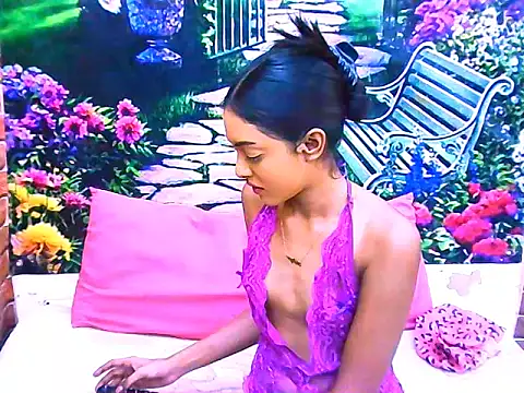 Snapshot of IndianPretty14u2Luv chatting on April 18, 2026, 7:58 pm IndianPretty14u2Luv online show from April 18, 2026, 7:58 pm